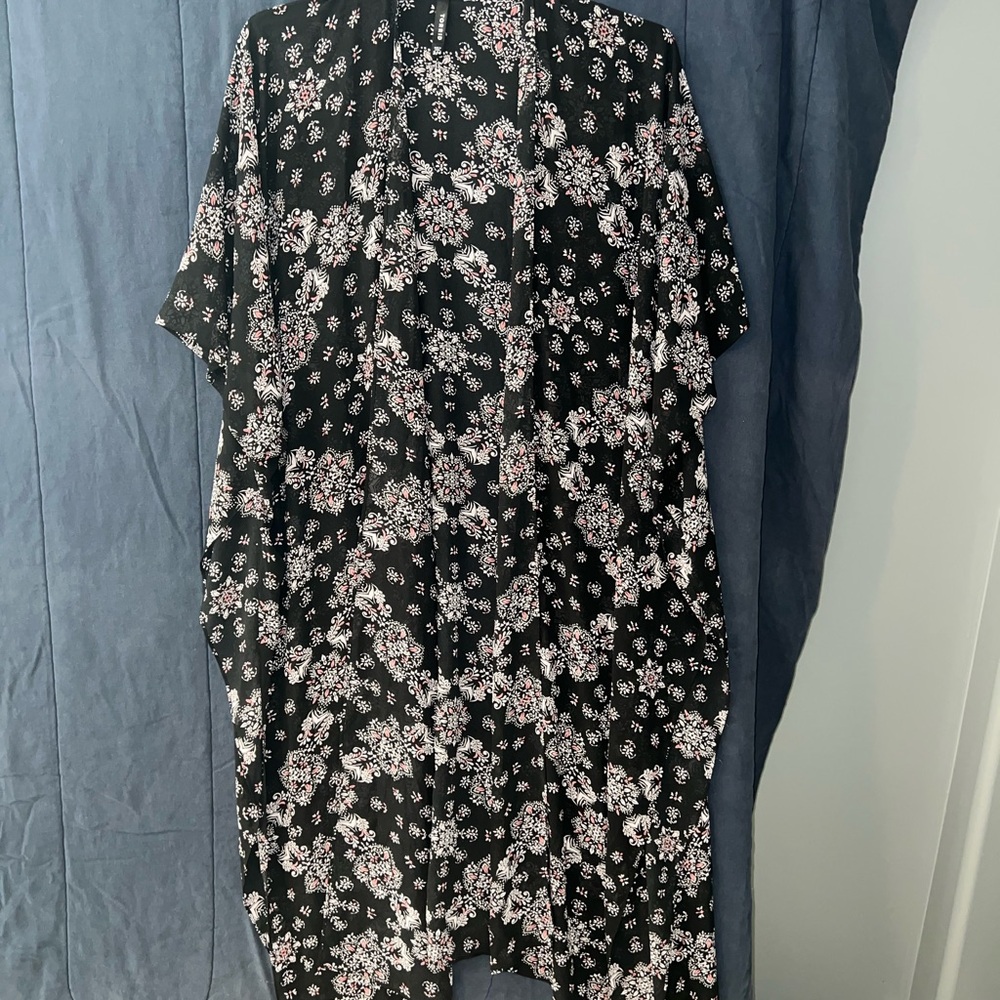 Torrid Black and Pink Floral Kimono